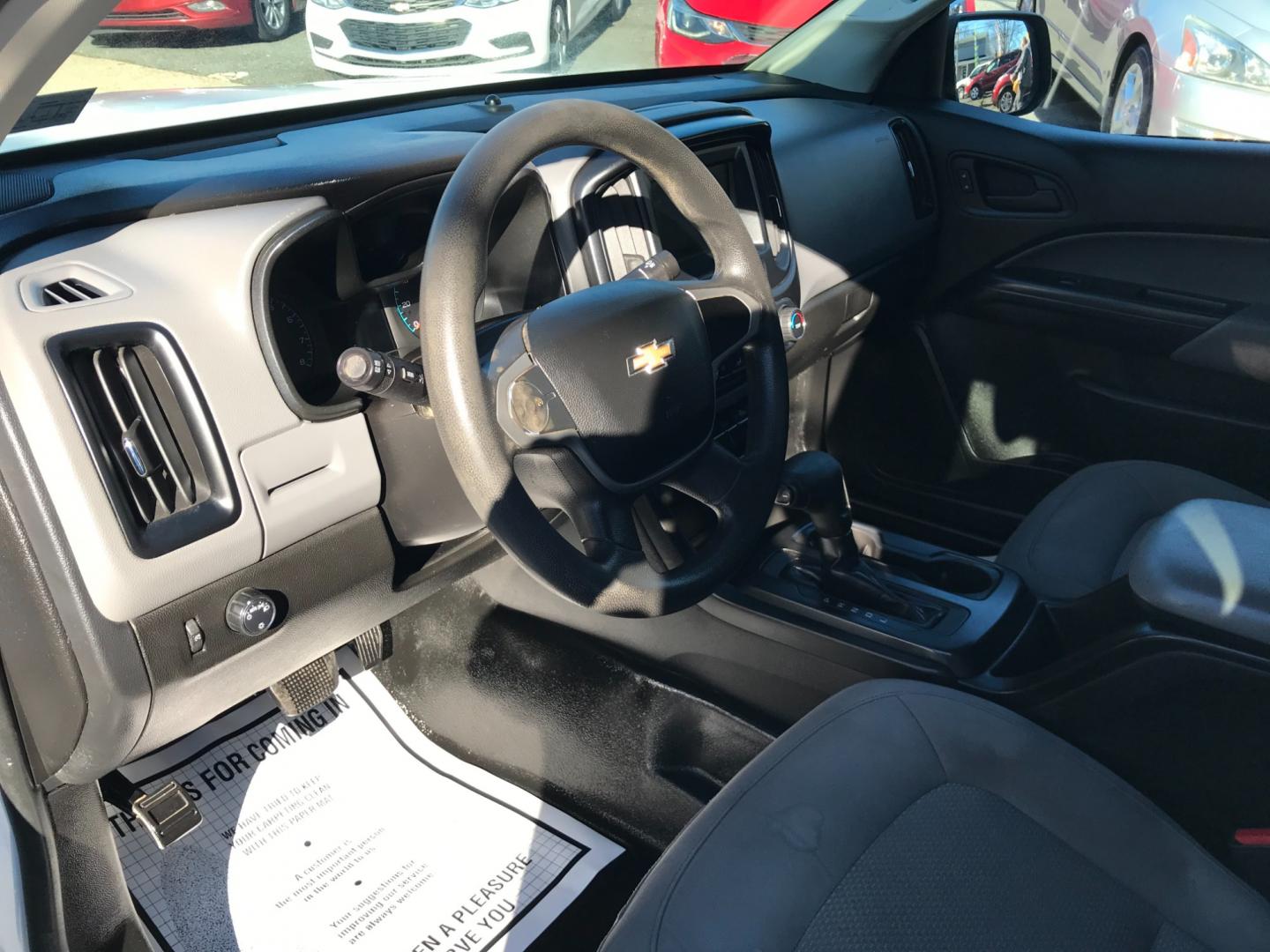 2019 White /Gray Chevrolet Colorado Work Truck (1GCHSBEA6K1) with an 2.5 V4 engine, Automatic transmission, located at 577 Chester Pike, Prospect Park, PA, 19076, (610) 237-1015, 39.886154, -75.302338 - Photo#11